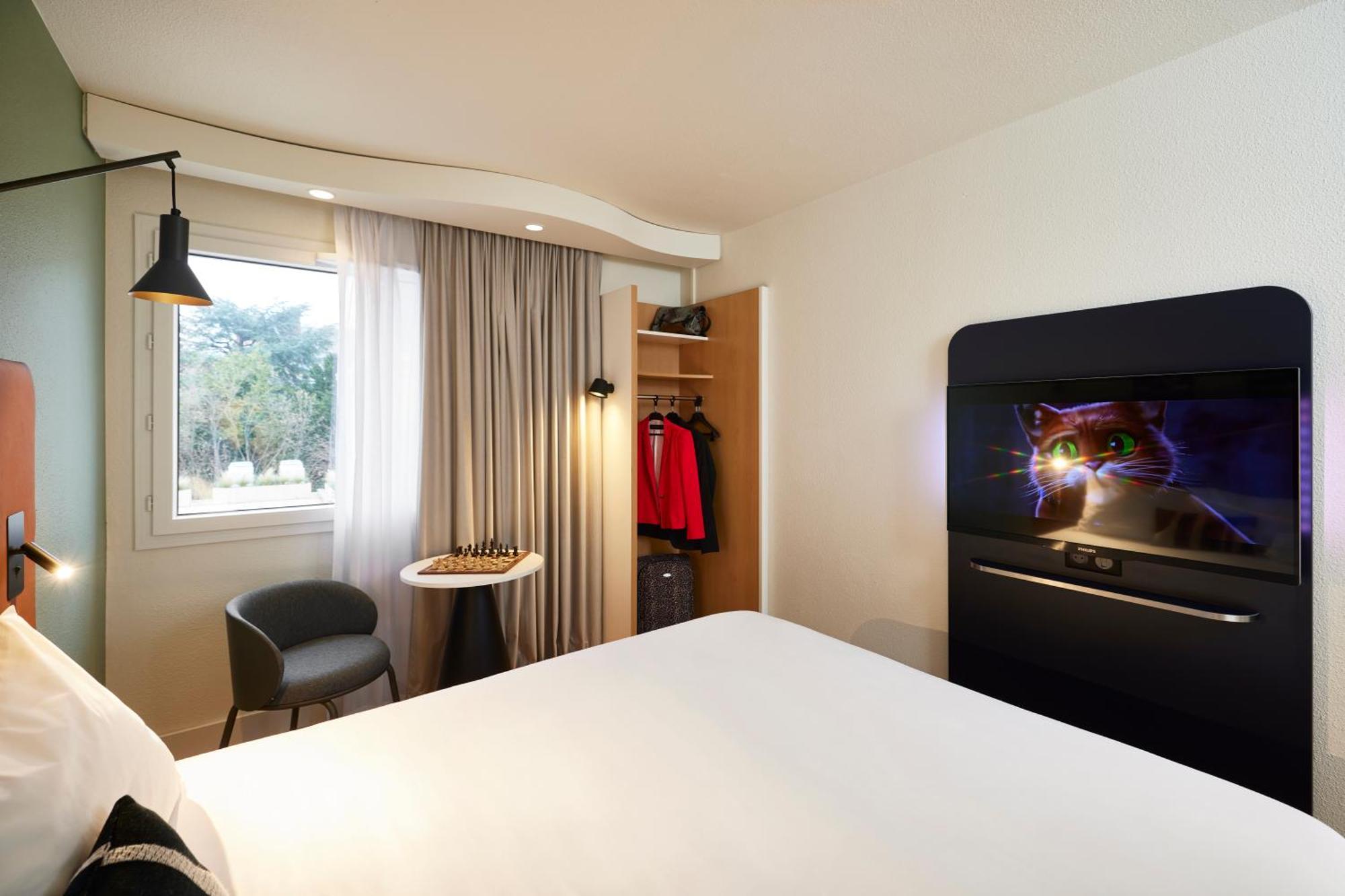 Ibis Port De Plaisance Hotel Caen Exterior photo
